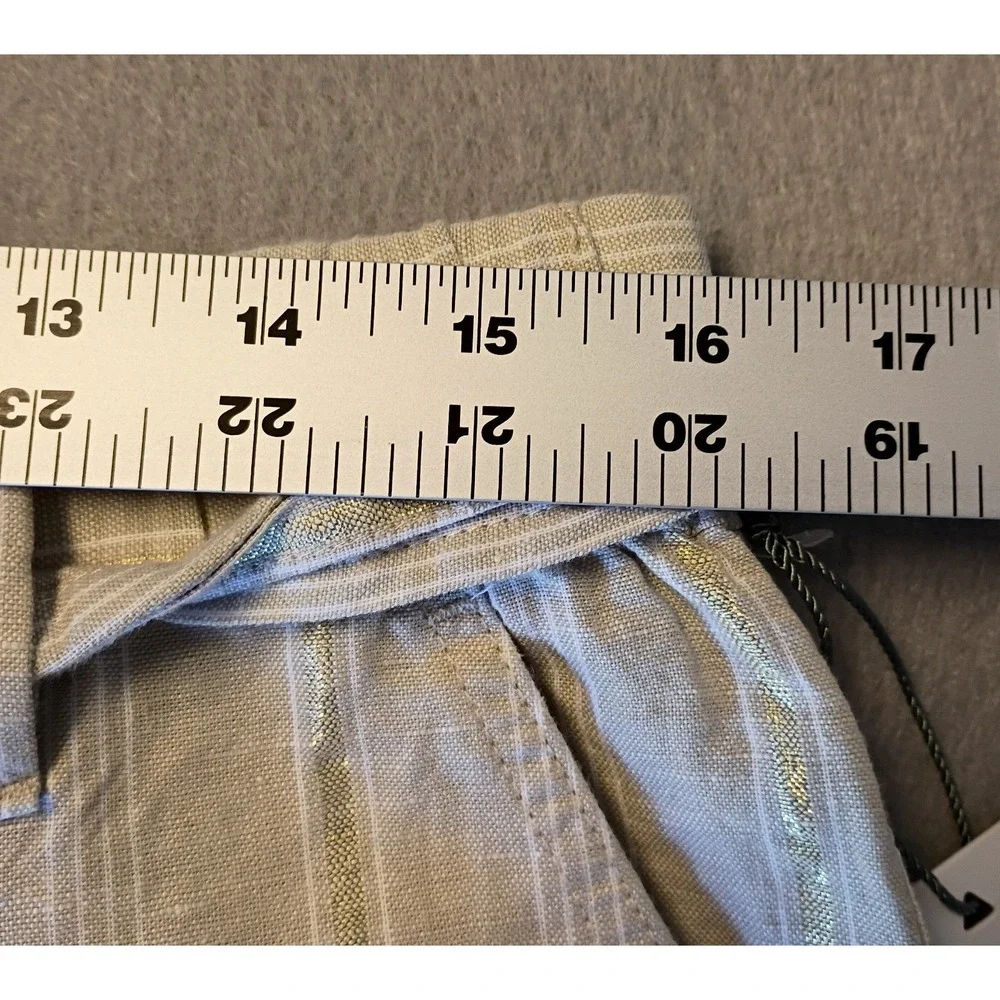 Liz Claiborne Classic Straight Leg Capris Tan‎ Gold Striped Beachy Summer Sz Med